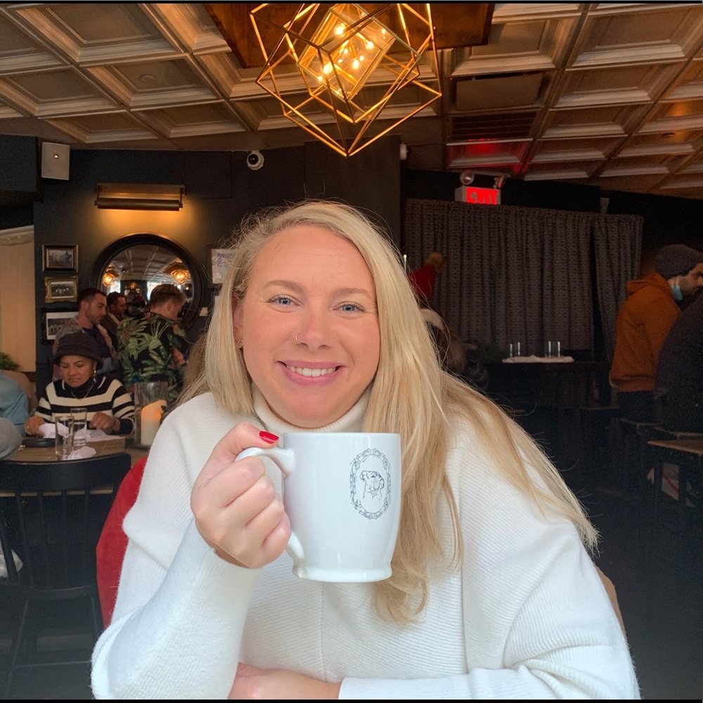 Meet your Posher, Caitlin